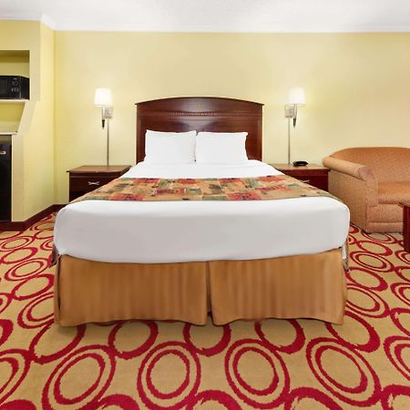 Days Inn By Wyndham Plainview Ngoại thất bức ảnh