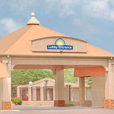 Days Inn By Wyndham Plainview Ngoại thất bức ảnh