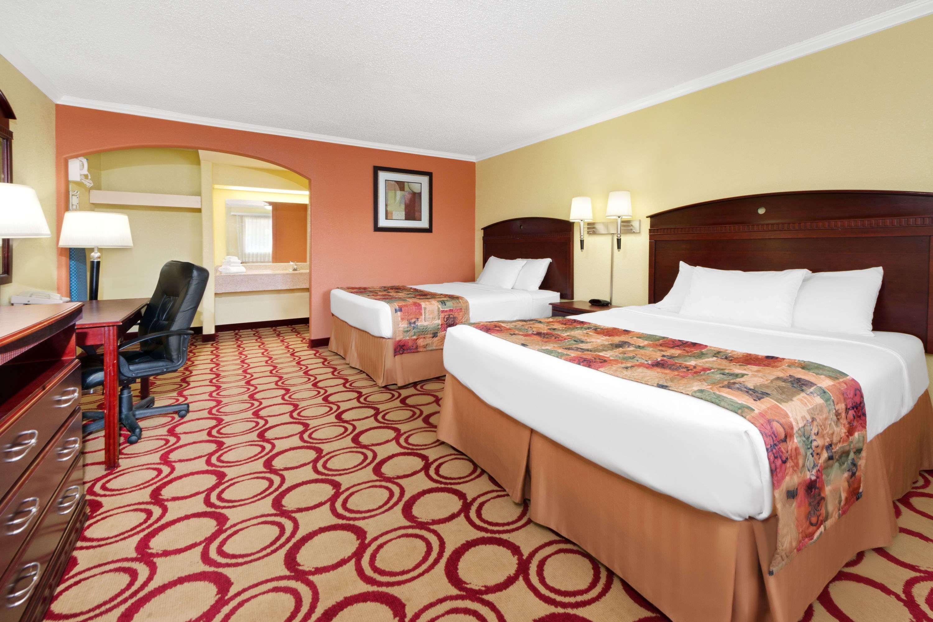 Days Inn By Wyndham Plainview Ngoại thất bức ảnh
