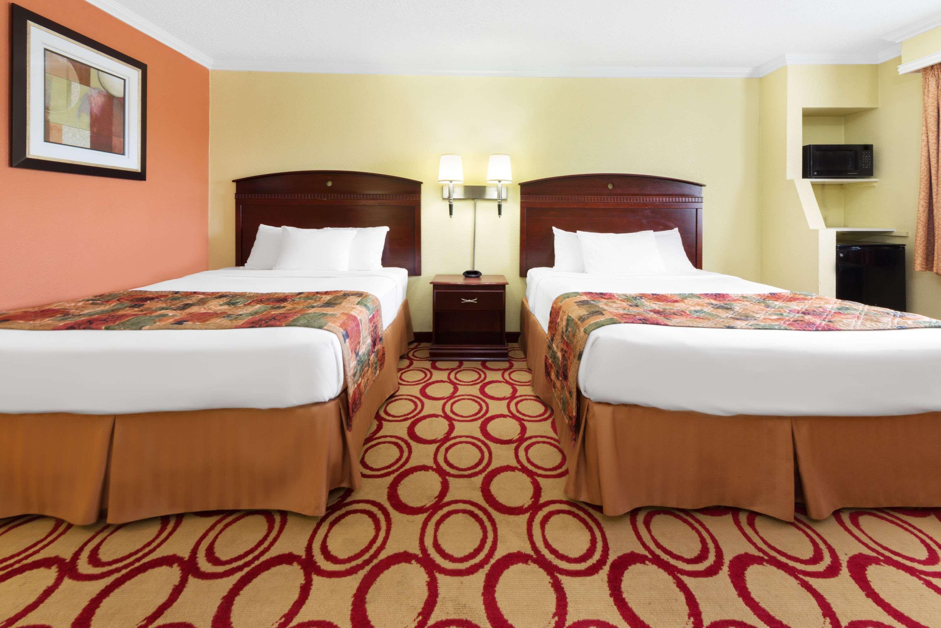 Days Inn By Wyndham Plainview Ngoại thất bức ảnh